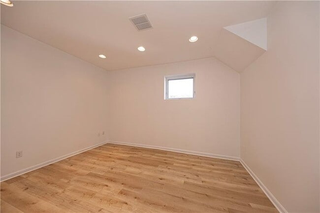 Building Photo - 232 3rd Ave