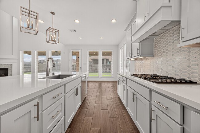 Building Photo - 25109 Pinebrook Grove Ln