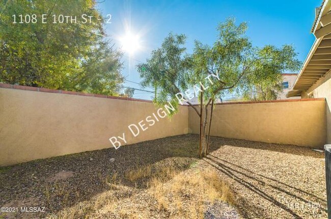 Building Photo - Modern 3 Bed 3 Bath - Less than 1 Mile to ...