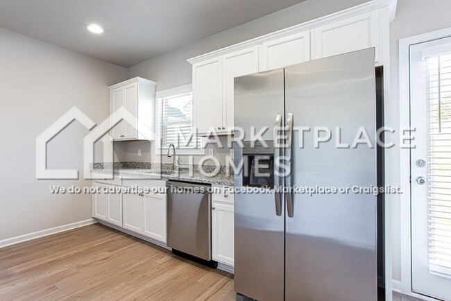 Building Photo - 211 Ww Carr Ave