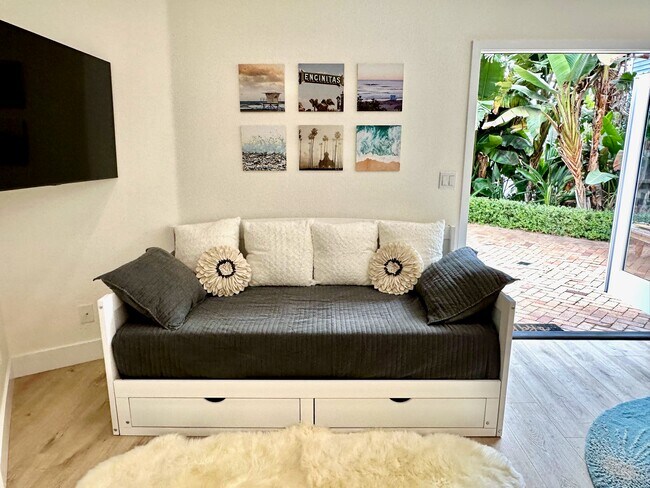 Building Photo - 449 Villa Blanca Ct