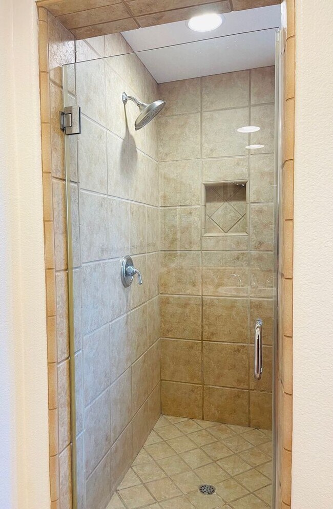 Building Photo - 4285 Bromley Ct