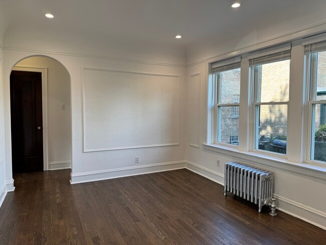 Building Photo - 2524 W Ardmore Ave