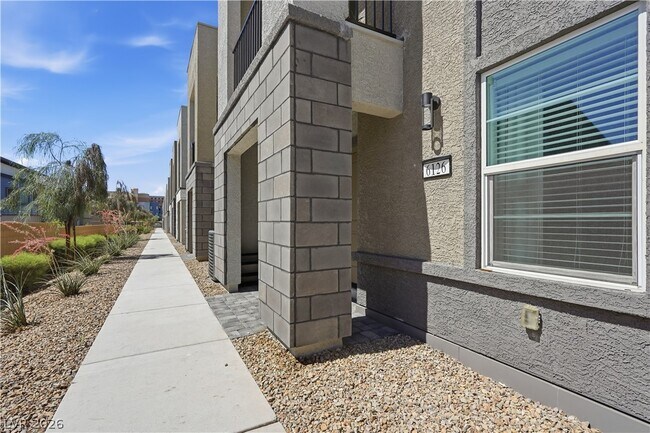 Building Photo - 6126 Garden Oasis St