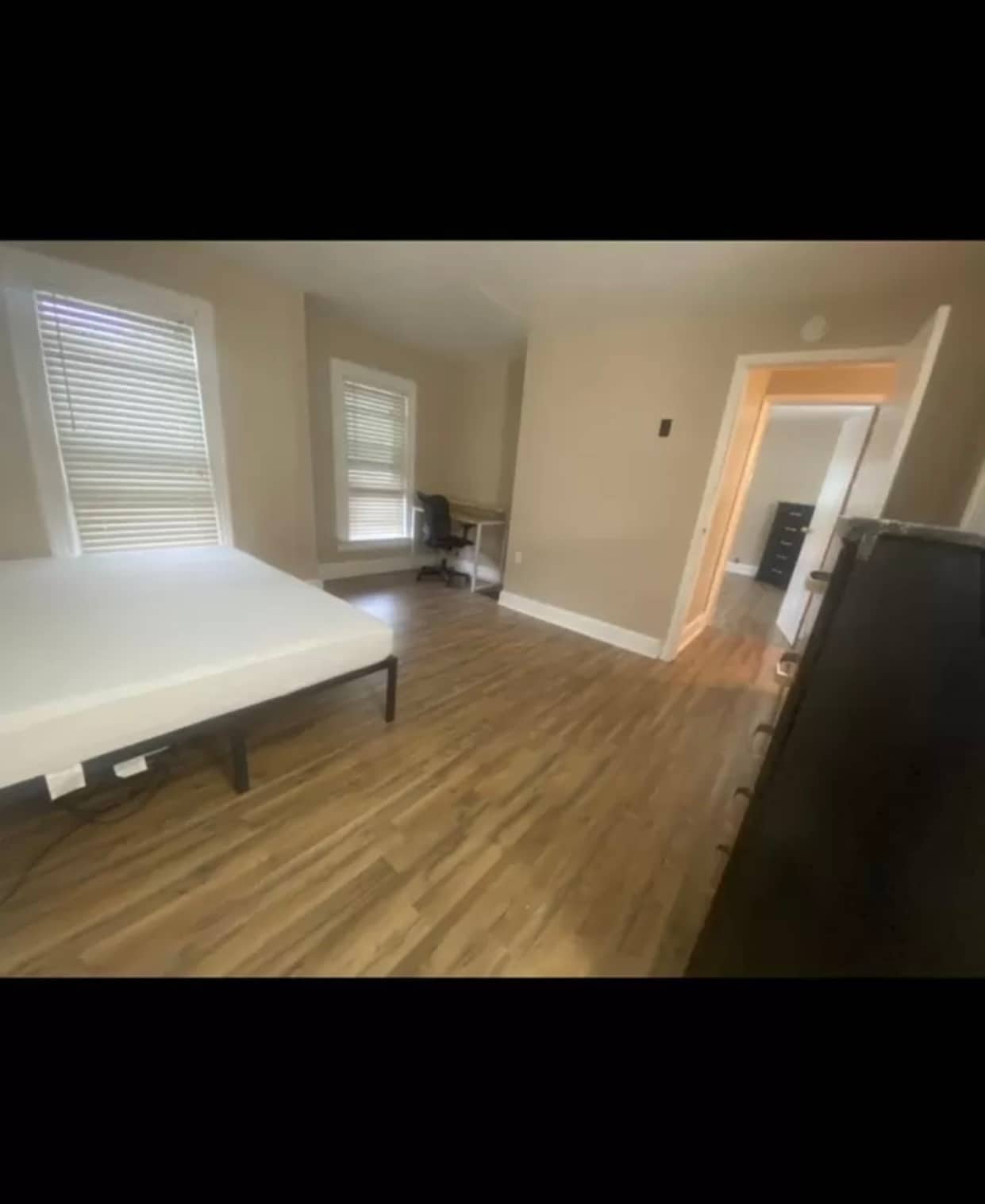 Building Photo - 13 Clarke St