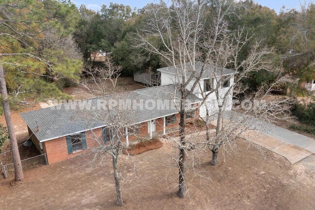 Building Photo - Fully Renovated 5-Bedroom Home with Modern...