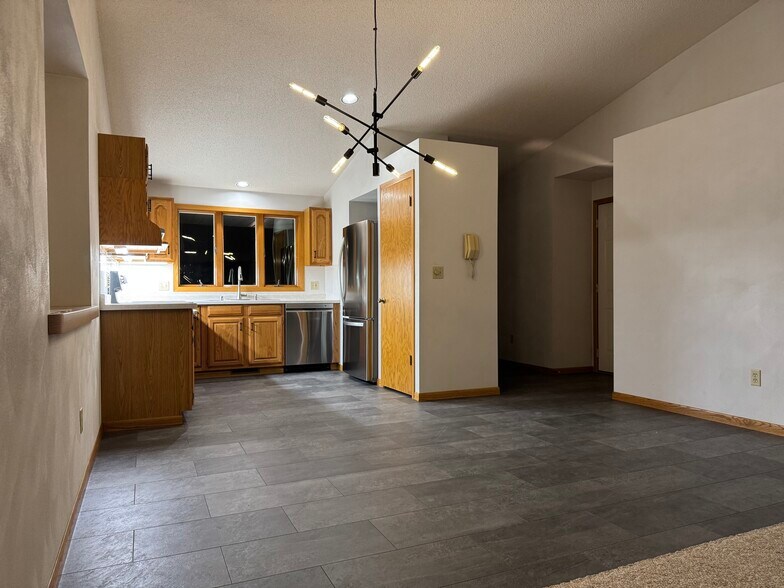 Building Photo - 2331 Skylark Drive