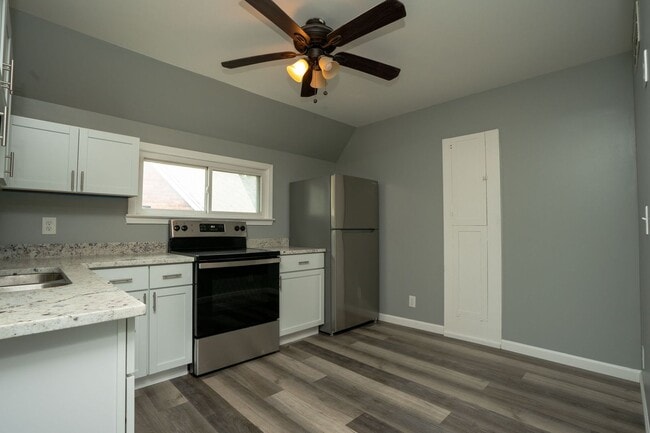 Building Photo - All Utilities Included!!  Freshly Remodeled Upper Unit Duplex.  A must see!!