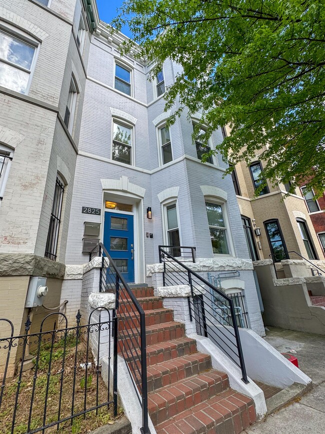 Building Photo - 2825 11th St NW