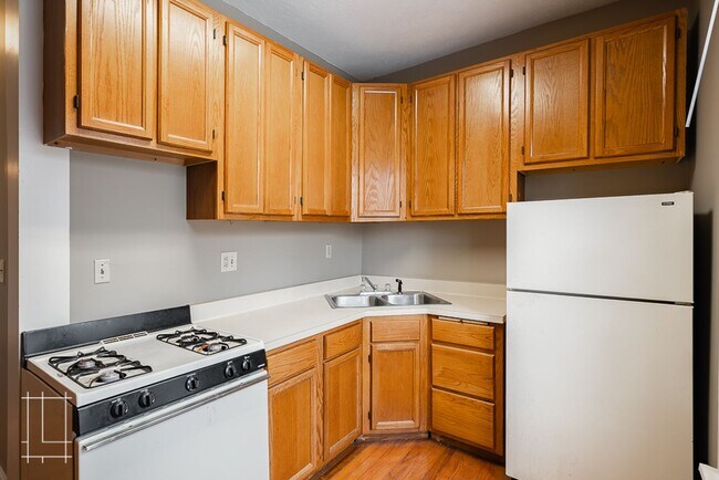 Building Photo - 772 Neil Ave