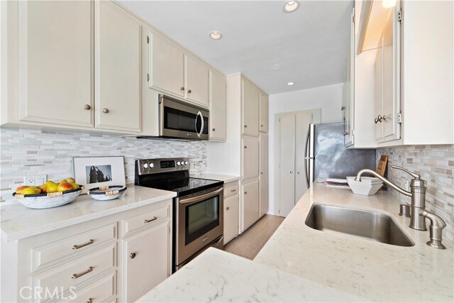 Building Photo - 31561 Table Rock Dr