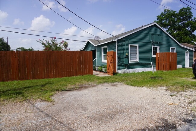 Building Photo - 6803 6th St
