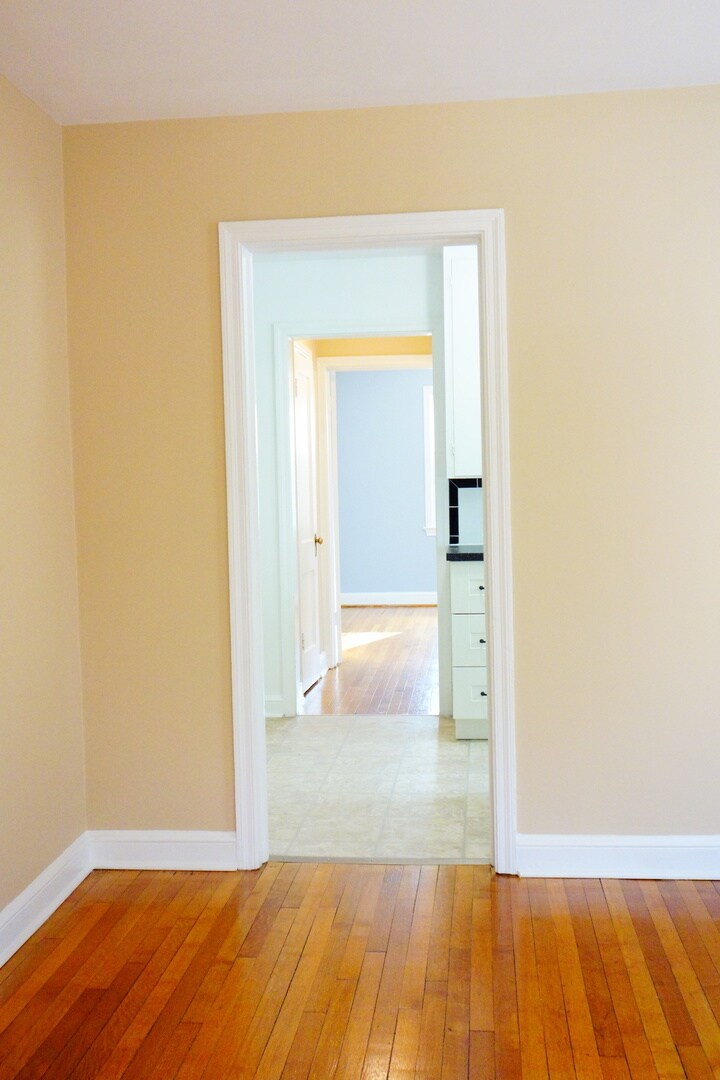 Building Photo - 812 Greenwood Cir