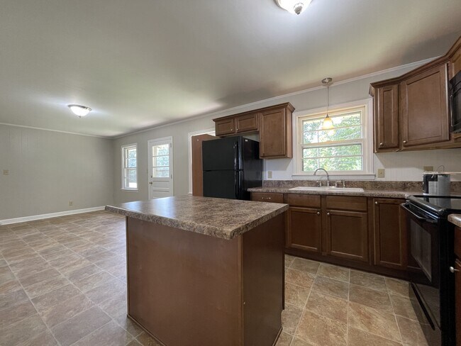 Building Photo - 27 Bethlehem Church Rd