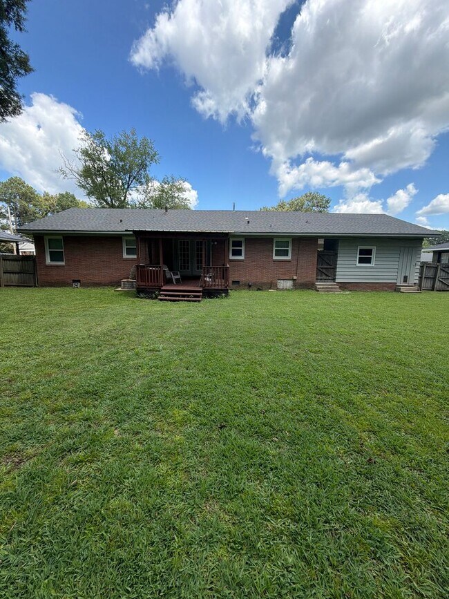 Building Photo - 41 Summar Dr