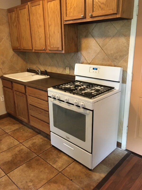 Building Photo - 202 Bois D Arc St