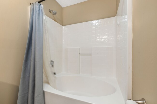 Building Photo - 3221 Calvin Ct