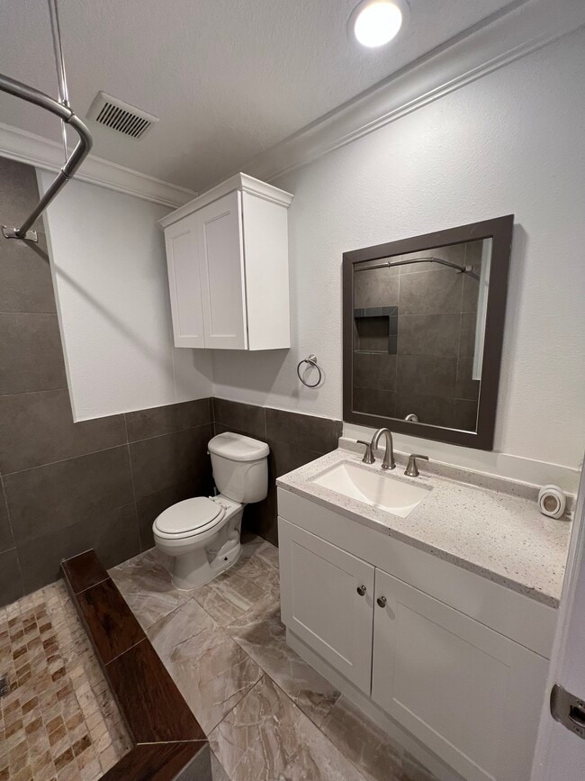 Building Photo - 5108 Sunrise Blvd