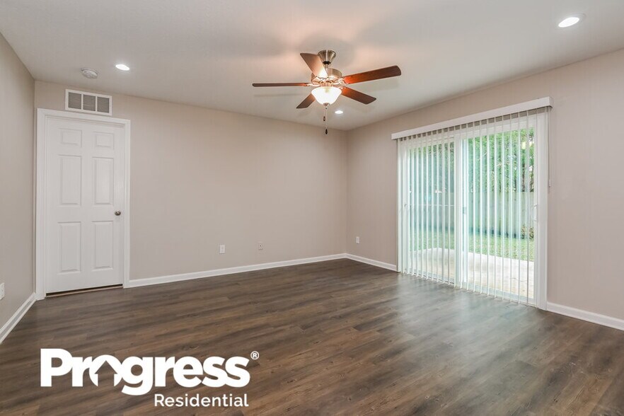 Building Photo - 1390 Sarahs Landing Dr