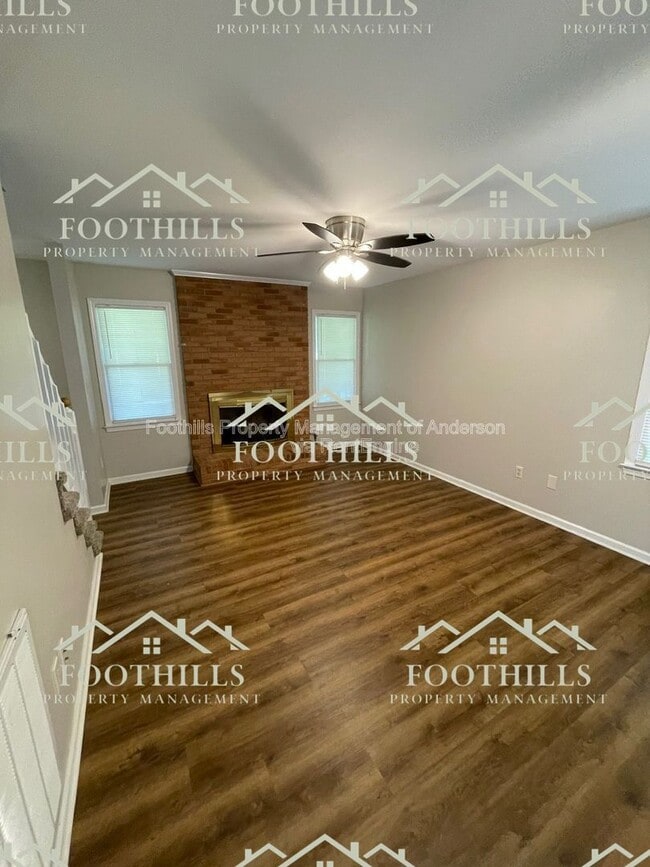 Building Photo - 214 Keithwood Dr