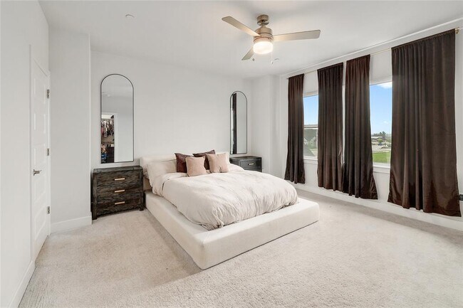 Building Photo - 207 Flowers Ave