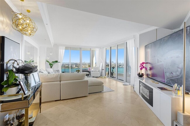 Building Photo - 848 Brickell Key Dr