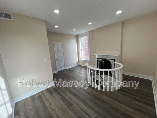 Building Photo - 932 Cherokee Rd