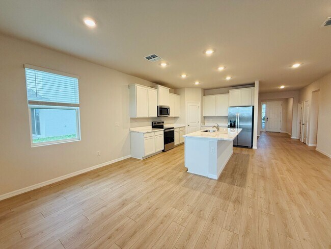 Building Photo - New build -  Be the 1st to move into this 4 bedroom home in Parish!