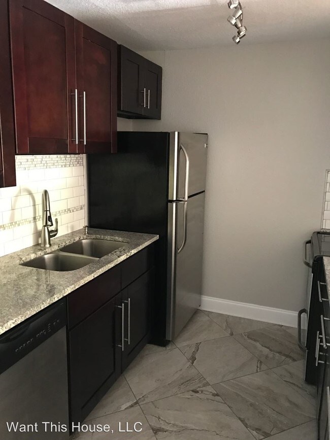 Building Photo - 3909 W Cleveland St