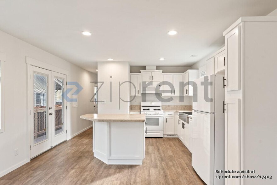 Building Photo - 1291 Stardust Way