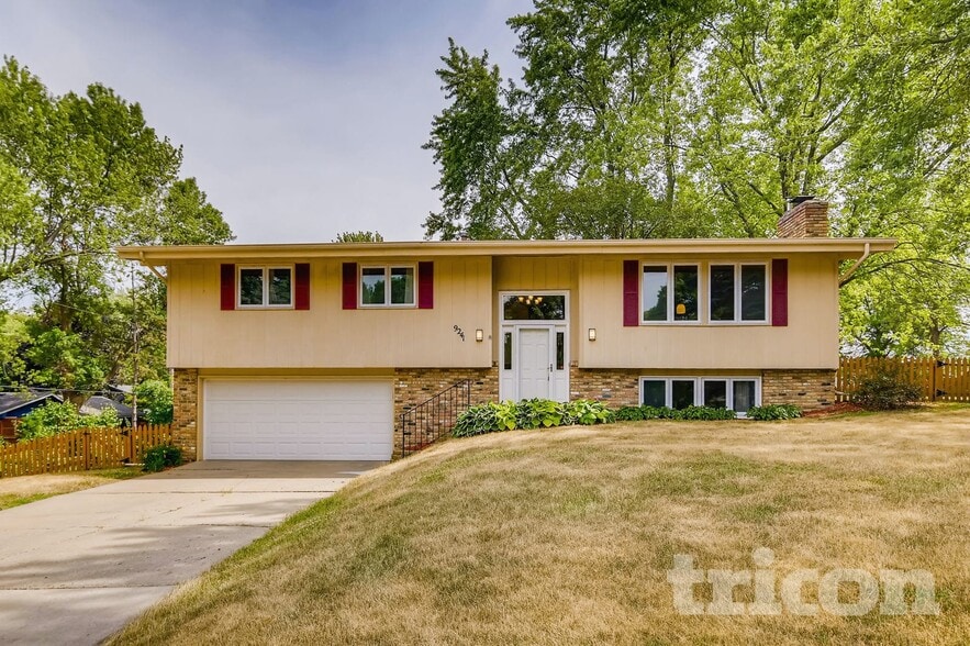 Building Photo - 9241 34th Ave N