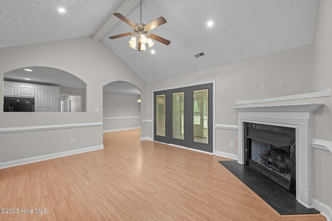 Building Photo - 205 Croatan Woods Dr