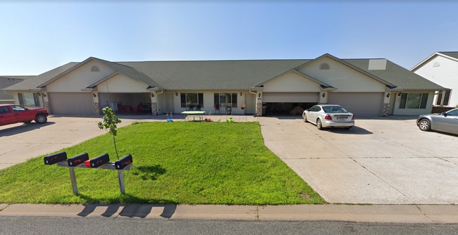 Building Photo - 1909 Southridge Ave