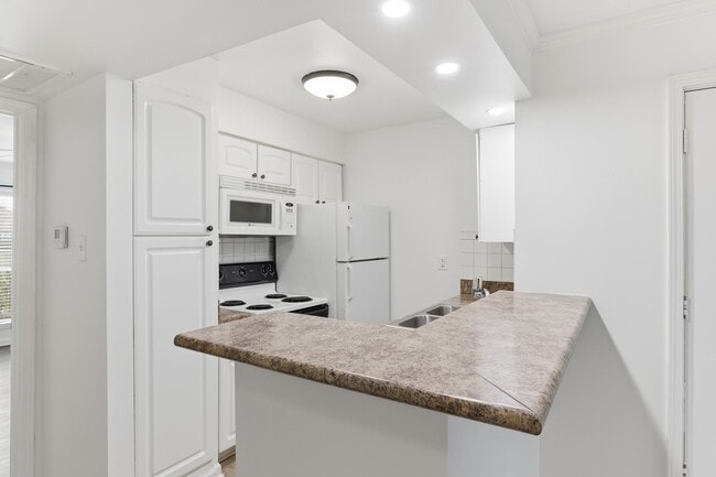 Building Photo - 6734 Quail Hollow Ct