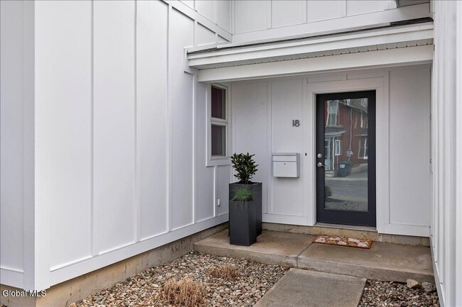 Building Photo - 18 Granite St