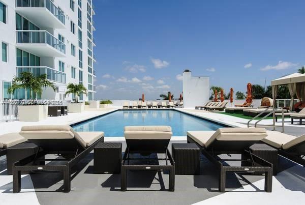 Building Photo - 1871 NW S River Dr