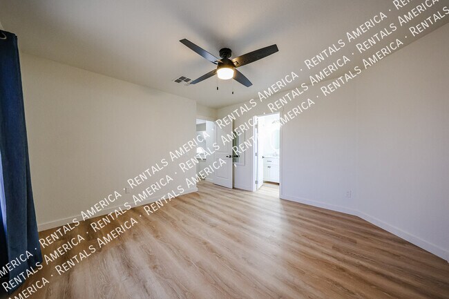 Building Photo - 3829 E Ironwood Dr