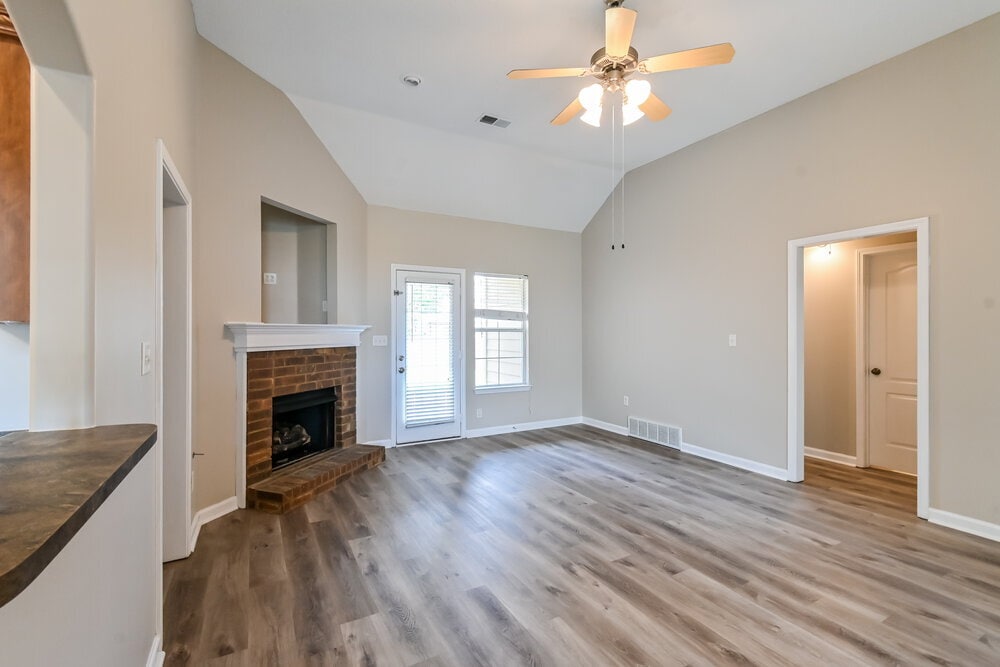 Building Photo - 10182 Whitcomb Ln