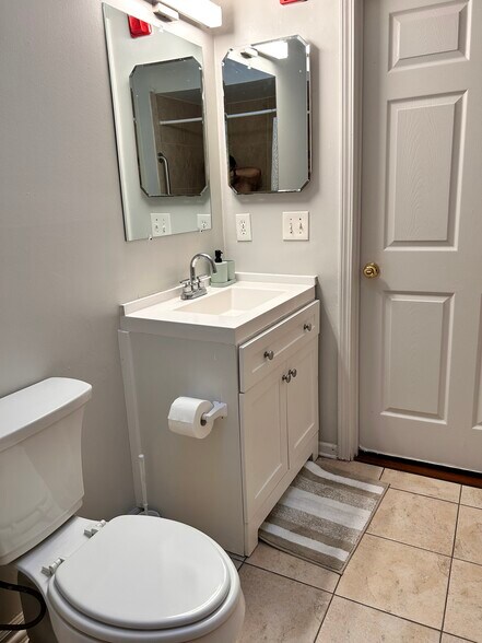 Building Photo - 4294 Tanglewilde Dr S