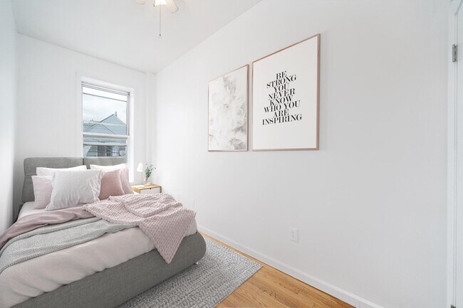 Building Photo - 282 Whiton St