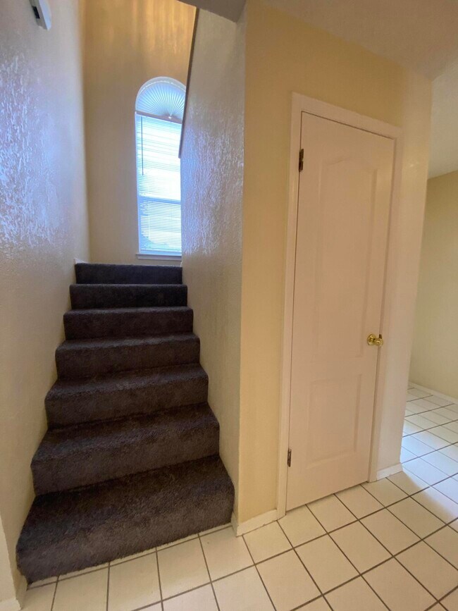 Building Photo - 7408 Big Bend Dr