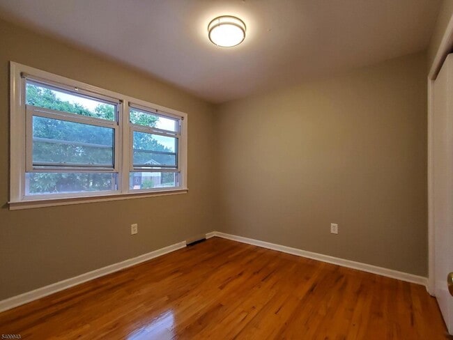 Building Photo - 708A Farrand St