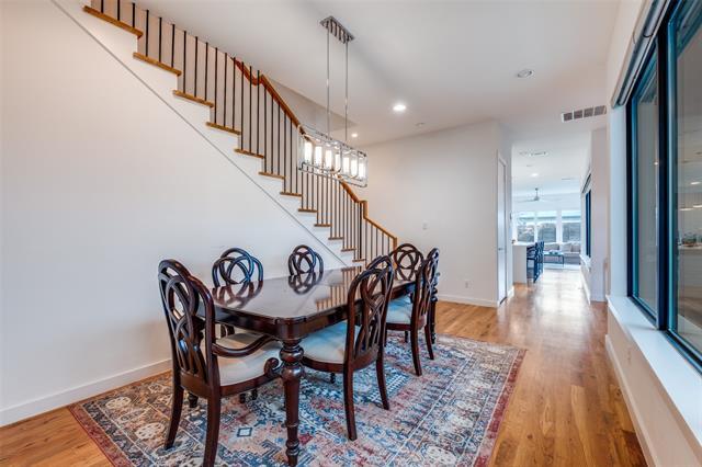 Building Photo - 5427 Melrose Ave