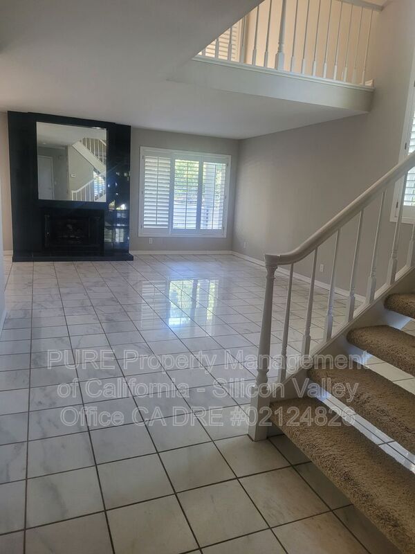 Building Photo - 114 Casa Grande