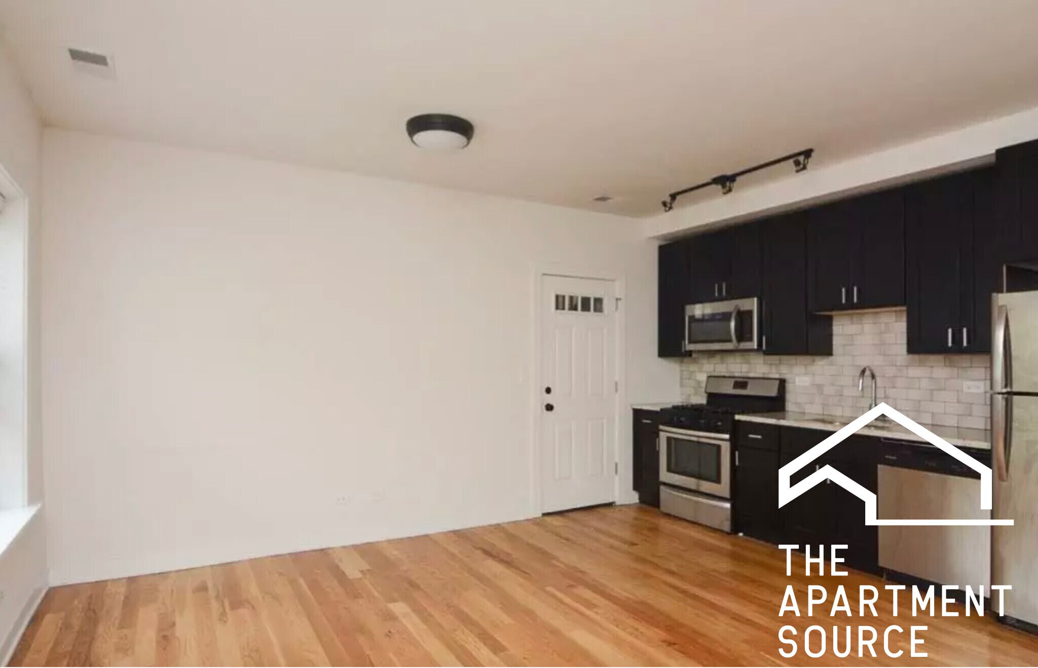 Building Photo - 2203 W Eastwood Ave