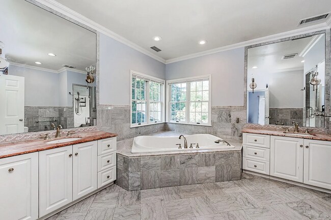 Building Photo - 177 Puritan Dr