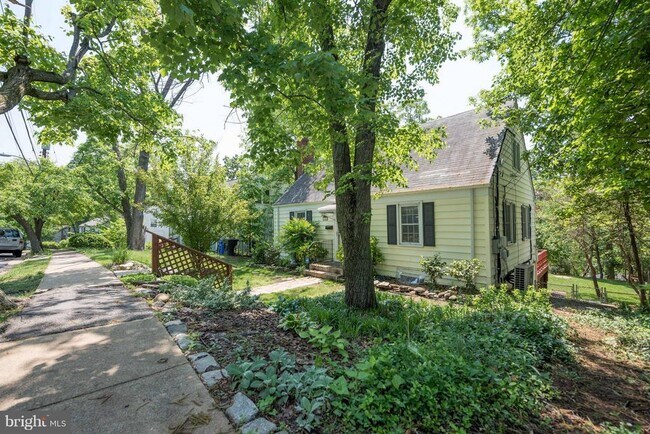 Building Photo - 2416 S Culpeper St