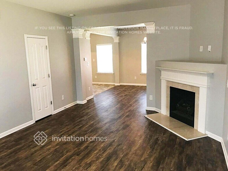 Building Photo - 717 Perth Dr