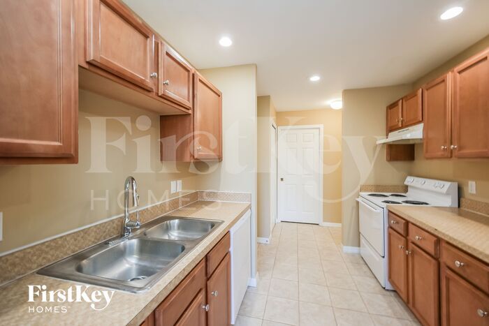 Building Photo - 425 Vanetta Dr