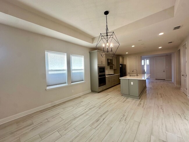 Building Photo - Centrally Located in Growing Area, Gated Community!